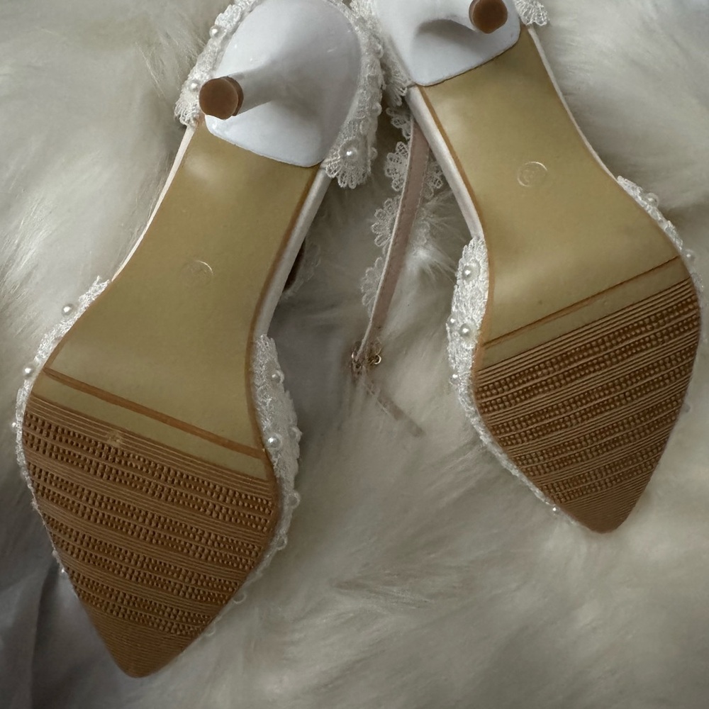 Elegant White Lace Women's Shoes Size 9 - Picture 10 of 11